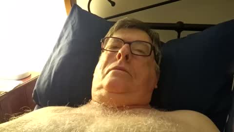 Desmon1958 online show from April 2, 7:00 pm