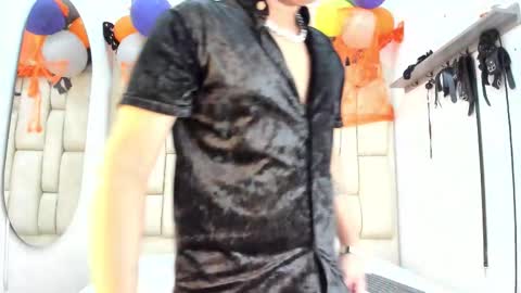 Snapshot of devilwisp chatting on October 27, 3:20 am Devil online show from October 27, 3:20 am