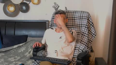 devin_ho online show from January 19, 9:00 am