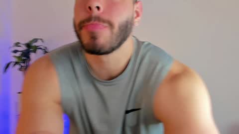 Snapshot of devoncollins chatting on December 31, 3:31 pm Devon Collins Independent model online show from December 31, 3:31 pm