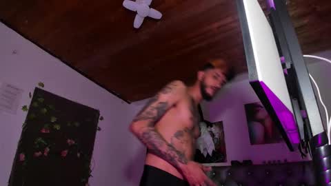 Snapshot of dex_ak586 chatting on October 20, 2:04 am dex_ak586 online show from October 20, 2:04 am