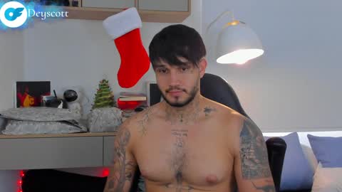 Snapshot of deymon_scott chatting on December 24, 8:38 pm JULIAN online show from December 24, 8:38 pm