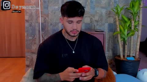 Snapshot of deymon_scott chatting on October 3, 4:34 pm JULIAN online show from October 3, 4:34 pm