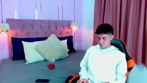 DEYVIGREKO online show from December 4, 9:22 pm