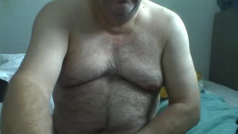 Snapshot of dgdgn chatting on October 15, 11:07 am dgdgn online show from October 15, 11:07 am