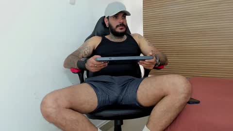 Snapshot of dhamian_wolf_hunter chatting on September 21, 10:32 pm dhaian online show from September 21, 10:32 pm