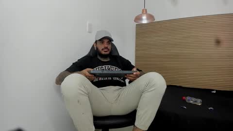 Snapshot of dhamian_wolf_hunter chatting on October 15, 9:11 pm dhaian online show from October 15, 9:11 pm