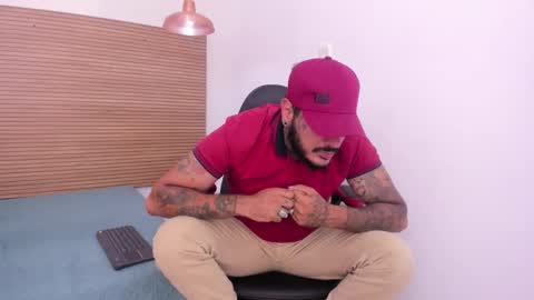 Snapshot of dhamian_wolf_hunter chatting on October 18, 9:53 pm dhaian online show from October 18, 9:53 pm