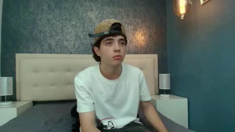 Snapshot of dia_fax18 chatting on September 13, 12:17 pm online show from September 13, 12:17 pm