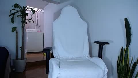 Snapshot of diamond_black00 chatting on February 4, 6:49 pm MaSSimo online show from February 4, 6:49 pm