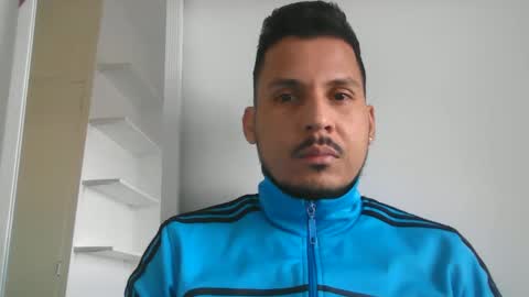 Snapshot of diangohetero21cm chatting on February 12, 10:14 am diangohetero21cm online show from February 12, 10:14 am