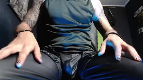 DICAPRIO online show from April 26, 2:09 am