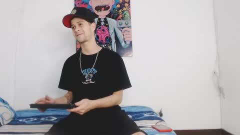 dick_boy_18 online show from May 15, 8:28 pm