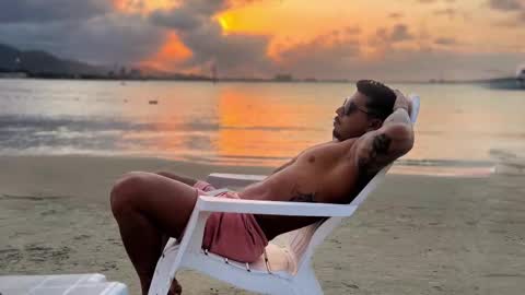 Snapshot of dickdamian_ chatting on December 19, 8:24 am Damin online show from December 19, 8:24 am