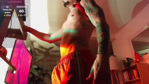 Snapshot of dickdamian_ chatting on October 18, 9:25 am Damin online show from October 18, 9:25 am