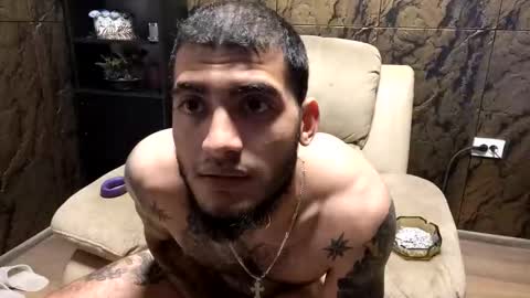 diego_armando24 online show from May 21, 10:36 pm