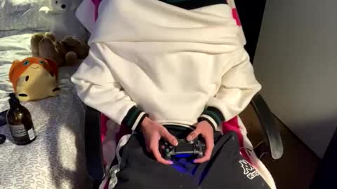 Andrew online show from October 18, 6:02 pm