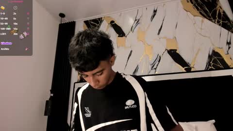 Snapshot of dikey_18 chatting on February 15, 8:34 pm dikey_18 online show from February 15, 8:34 pm