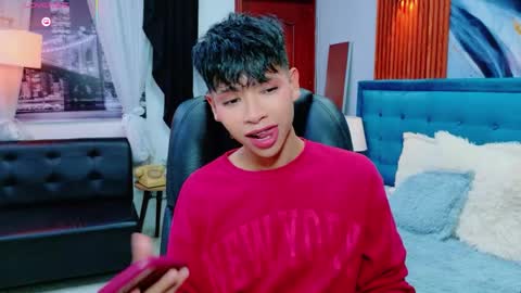  DILAN online show from May 12, 7:11 pm