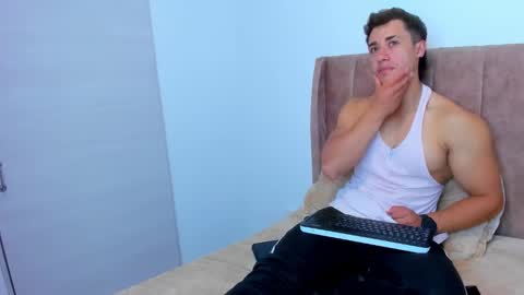 Snapshot of dilan_coy chatting on October 9, 4:34 pm Dilan Coy online show from October 9, 4:34 pm