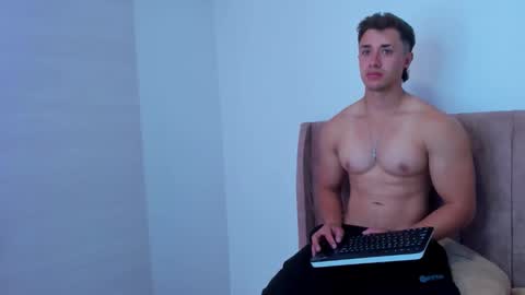 Snapshot of dilan_coy chatting on September 30, 9:29 pm Dilan Coy online show from September 30, 9:29 pm