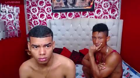 Snapshot of dilanpein chatting on January 22, 9:33 pm dilanpein online show from January 22, 9:33 pm