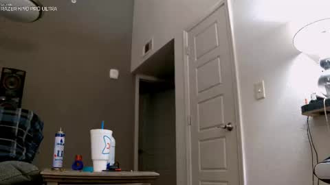 Dilldough405 online show from December 4, 6:15 pm