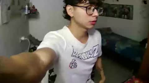 dillom420 online show from December 19, 5:15 am