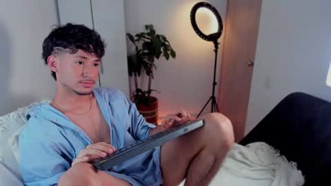 Snapshot of dimitri_targaryen chatting on January 8, 3:40 am Fabian online show from January 8, 3:40 am