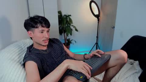 Snapshot of dimitri_targaryen chatting on December 28, 2:54 am Fabian online show from December 28, 2:54 am
