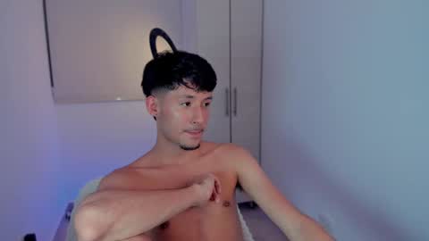 Snapshot of dimitri_targaryen chatting on December 3, 2:23 am Fabian online show from December 3, 2:23 am