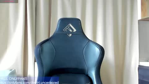 dimitricaruso online show from May 12, 7:44 pm