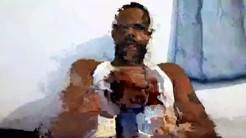 Snapshot of dion305 chatting on December 25, 3:18 am dion305 online show from December 25, 3:18 am