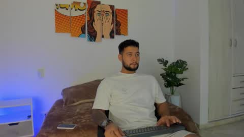 Snapshot of dionyxx chatting on October 13, 12:27 am dionyxx online show from October 13, 12:27 am