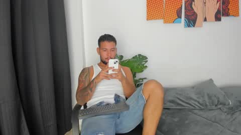 Snapshot of dionyxx chatting on October 6, 12:04 am dionyxx online show from October 6, 12:04 am