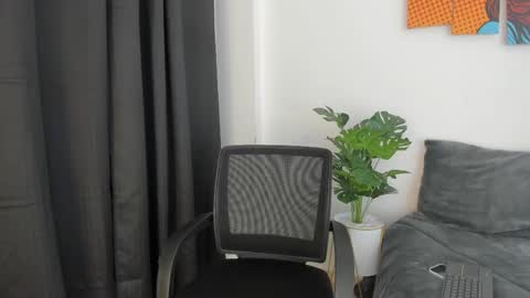 Snapshot of dionyxx chatting on October 9, 10:58 pm dionyxx online show from October 9, 10:58 pm