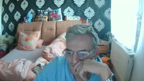 Snapshot of dirk6873 chatting on December 27, 9:28 am Adam Carla online show from December 27, 9:28 am