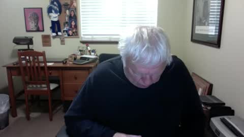 dirtrider195080438 online show from June 11, 12:58 pm