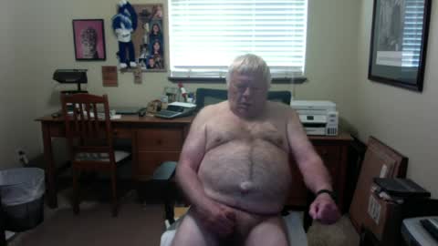 dirtrider195080438 online show from June 15, 7:50 pm