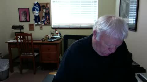 dirtrider195080438 online show from June 5, 5:08 pm