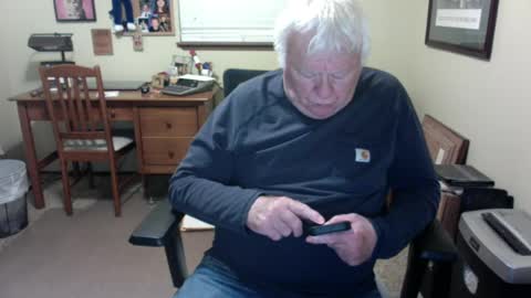 dirtrider195080438 online show from June 14, 4:25 am