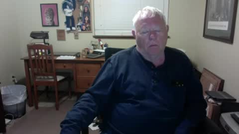 dirtrider195080438 online show from June 22, 5:46 am