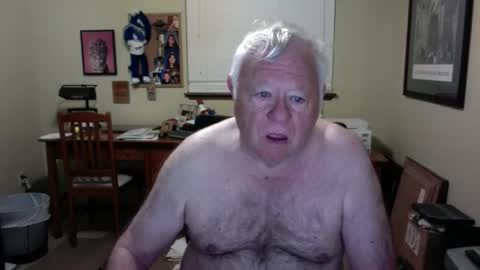 dirtrider195080438 online show from May 14, 12:14 pm