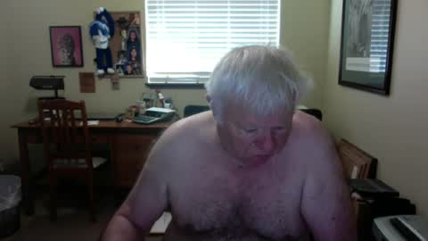 dirtrider195080438 online show from June 13, 6:50 pm