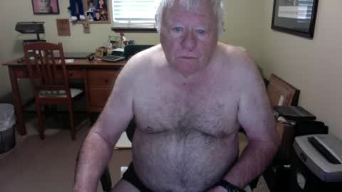 dirtrider195080438 online show from June 12, 1:31 pm