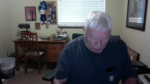 dirtrider195080438 online show from June 17, 12:24 am