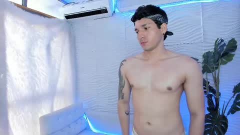 dirtyboys4648 online show from May 21, 3:38 pm