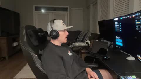Snapshot of discgolf4life chatting on September 14, 3:52 am JustinDulgeXXX online show from September 14, 3:52 am