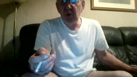Snapshot of discovery63 chatting on October 22, 6:00 pm discovery63 online show from October 22, 6:00 pm