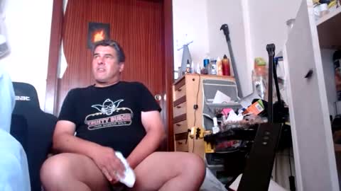 divitimido online show from May 20, 2:45 pm